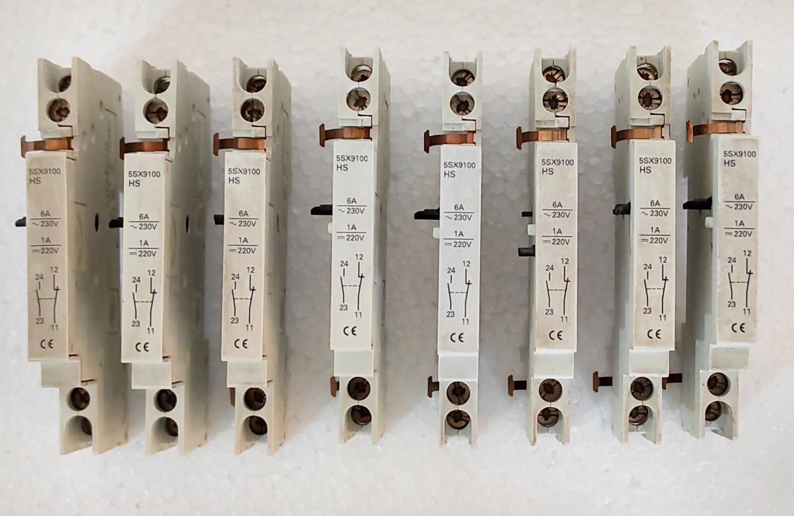 SIEMENS 5SX9100 HS AUXILIARY CONTACT BLOCK LOT OF 08 PCS